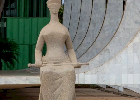 STF adia final de julgamento sobre nomear parentes para cargo político