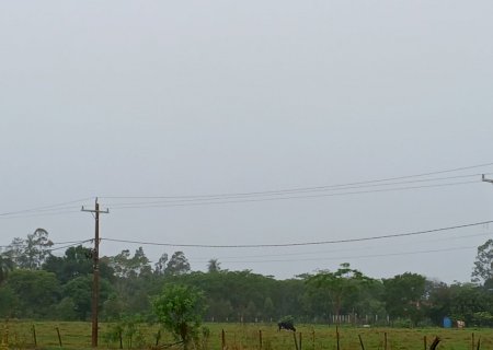 Domingo começa com chuva e clima ameno em Angélica