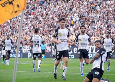 Corinthians vence Vasco e deixa zona de rebaixamento no Brasileirão