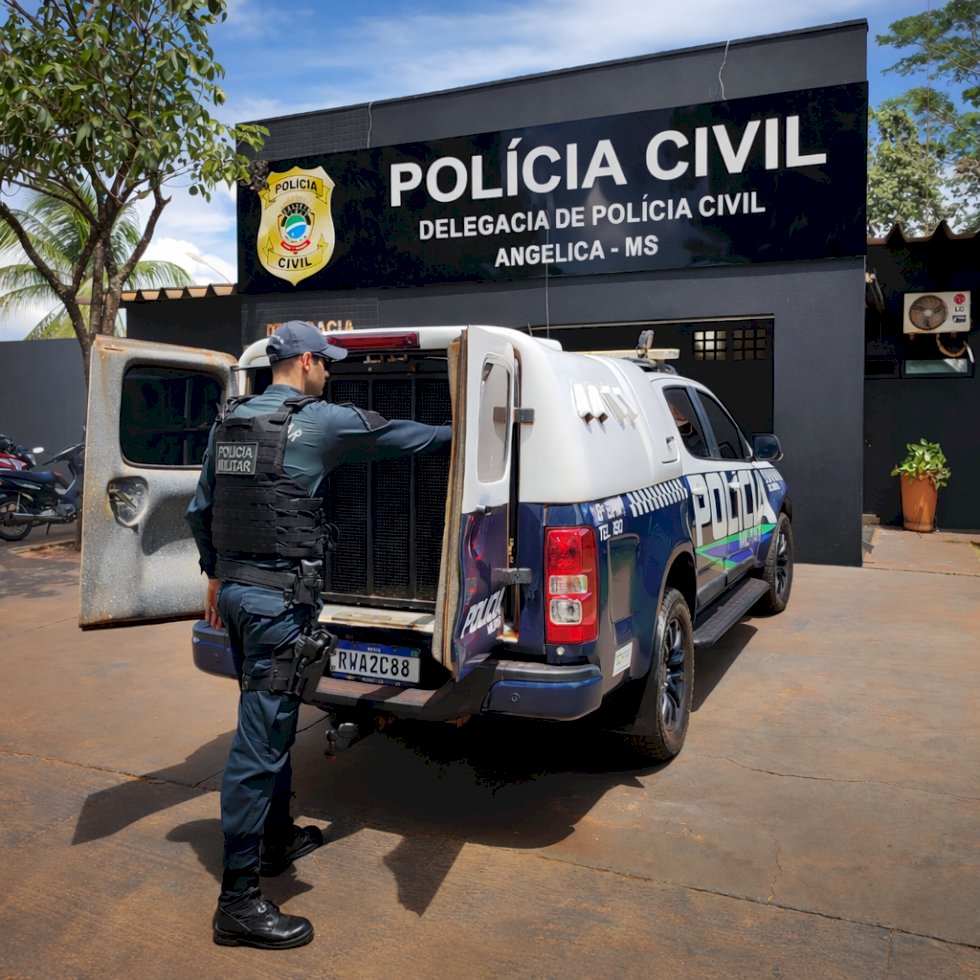 Angélica: Polícia Militar apreende porção de maconha e conduz homem à delegacia