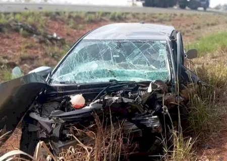 Dois morrem em batida frontal entre carros na rodovia em Aparecida do Taboado