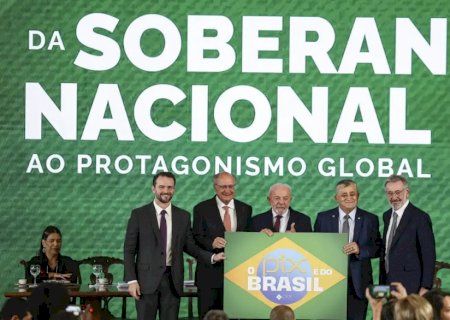 'Brasil não abaixa a cabeça', diz Durigan ao defender soberania e Pix