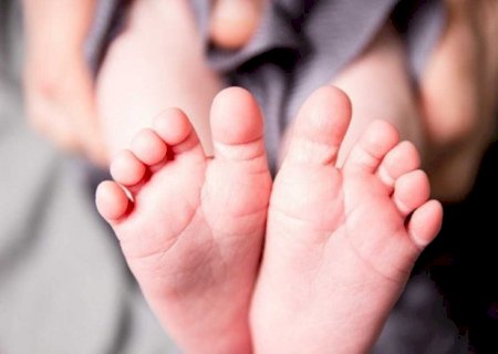 Bebê de 1 ano cai durante brincadeira em casa e morre em assentamento de Santa Rita do Pardo