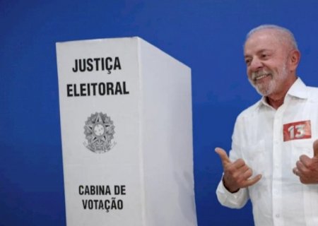 Lula vota e enaltece mobilização popular: 'nunca vi nada igual'