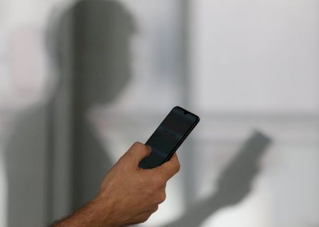 Celular desliga por horas e comerciante descobre transfer&ecirc;ncias n&atilde;o autorizadas